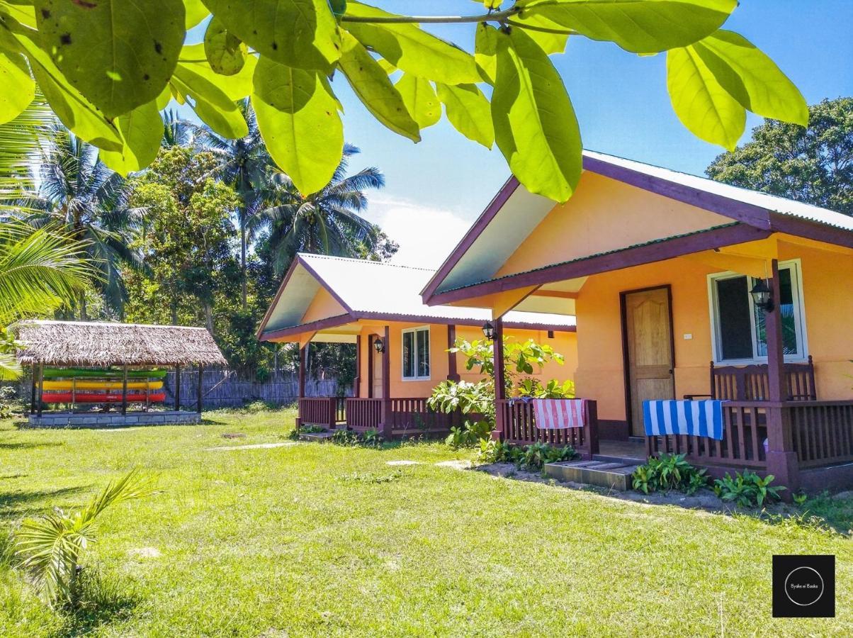 Mecaja Beach House Roxas  ภายนอก รูปภาพ