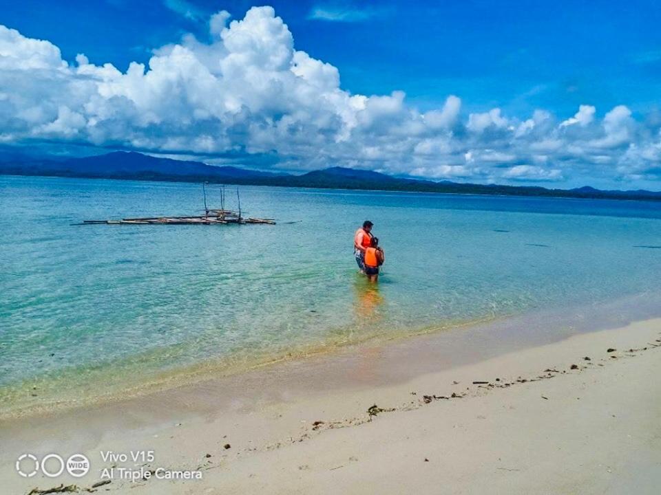 Mecaja Beach House Hotel Roxas  ภายนอก รูปภาพ