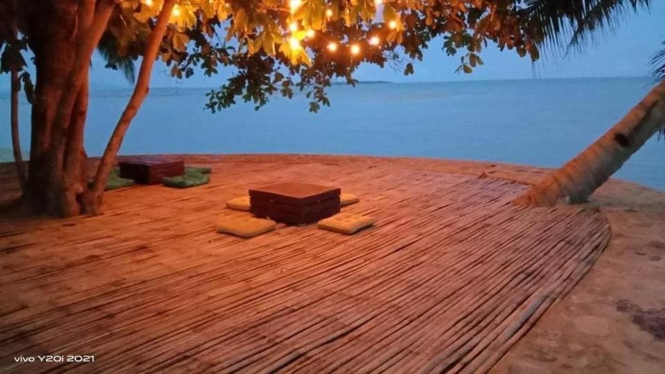 Mecaja Beach House Roxas  ภายนอก รูปภาพ