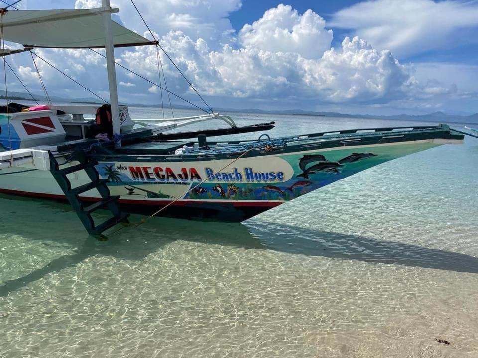 Mecaja Beach House Roxas  ภายนอก รูปภาพ