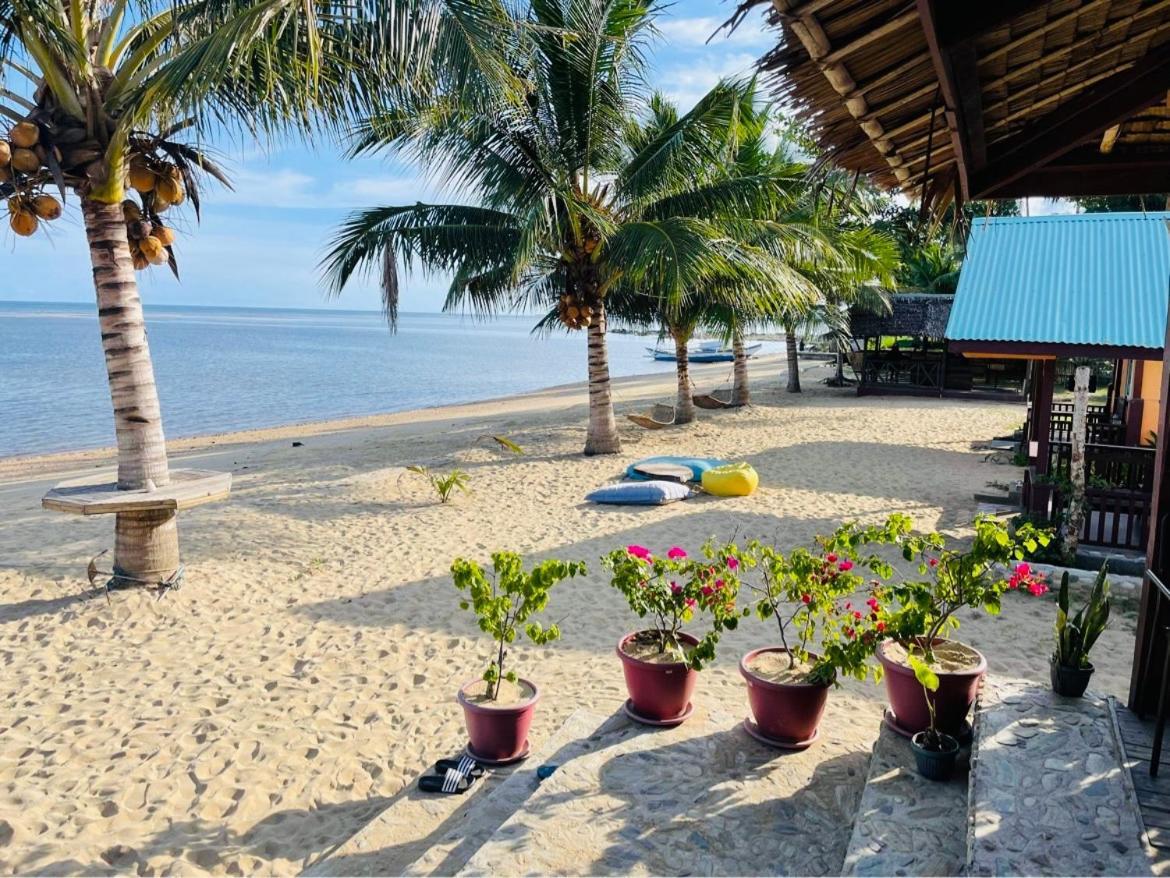 Mecaja Beach House Roxas  ภายนอก รูปภาพ