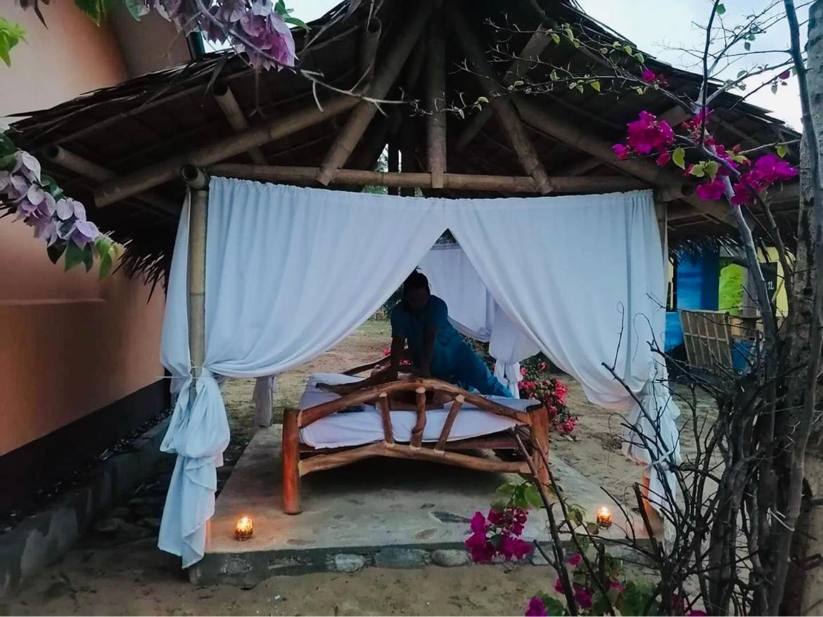 Mecaja Beach House Roxas  ภายนอก รูปภาพ